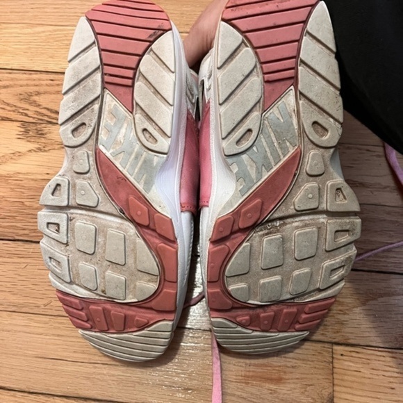 Nike Air Huarache High Top Pink and White Sneakers 7 - Picture 6 of 11